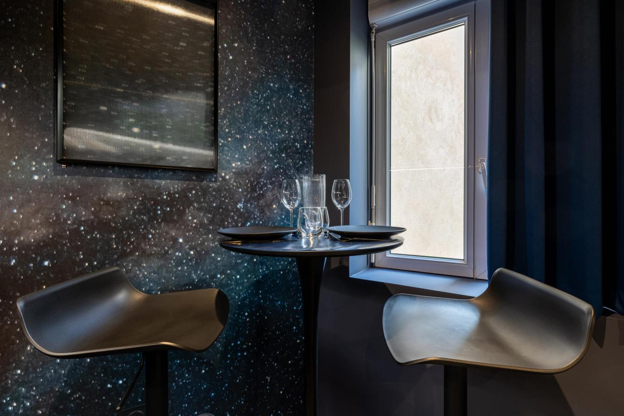Galaxy La Tete Dans Les Etoiles Apartment Riom Ngoại thất bức ảnh