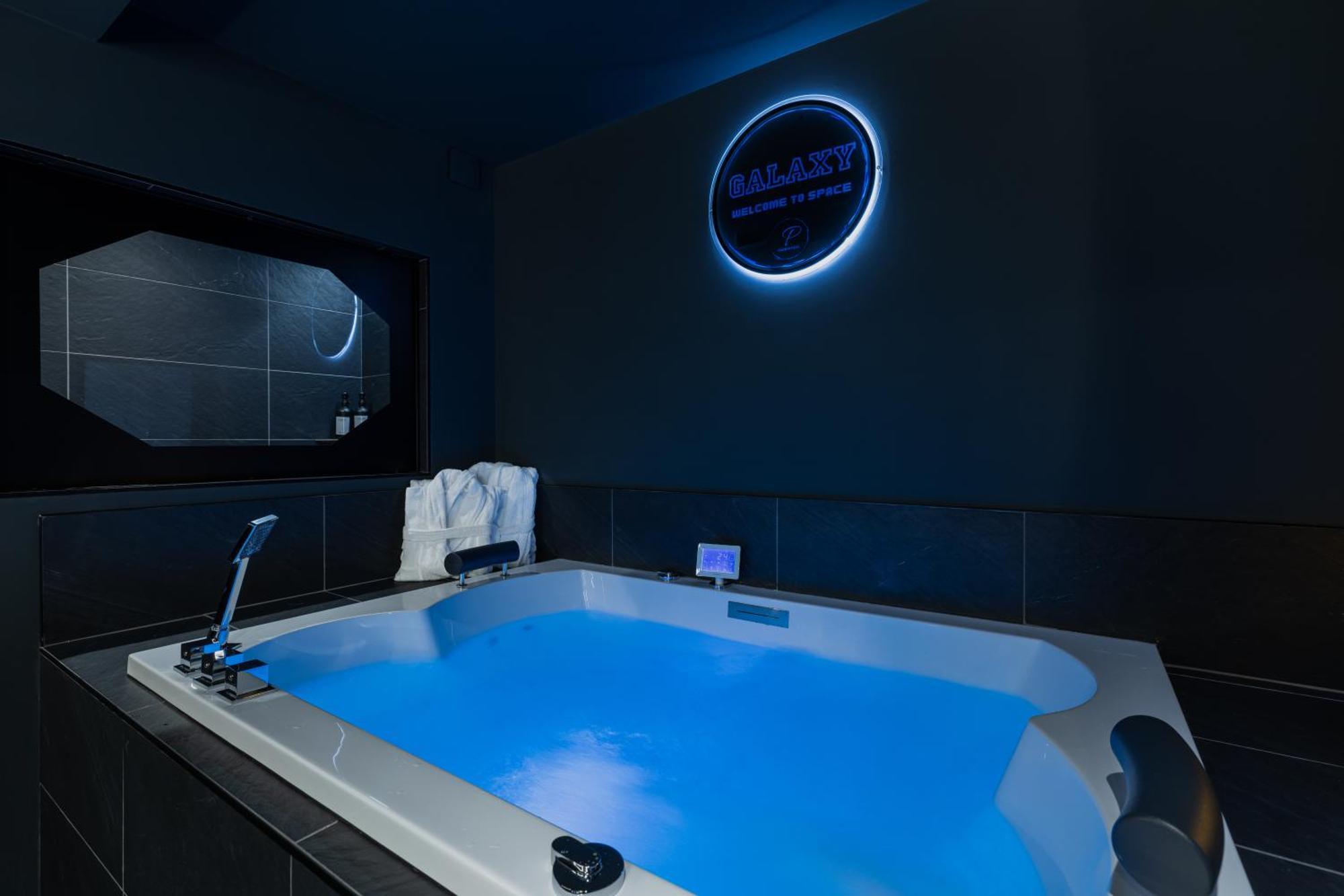 Galaxy La Tete Dans Les Etoiles Apartment Riom Ngoại thất bức ảnh