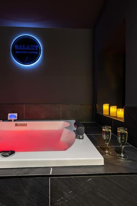 Galaxy La Tete Dans Les Etoiles Apartment Riom Ngoại thất bức ảnh