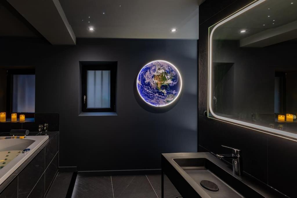 Galaxy La Tete Dans Les Etoiles Apartment Riom Ngoại thất bức ảnh