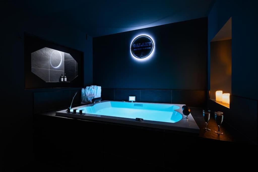 Galaxy La Tete Dans Les Etoiles Apartment Riom Ngoại thất bức ảnh