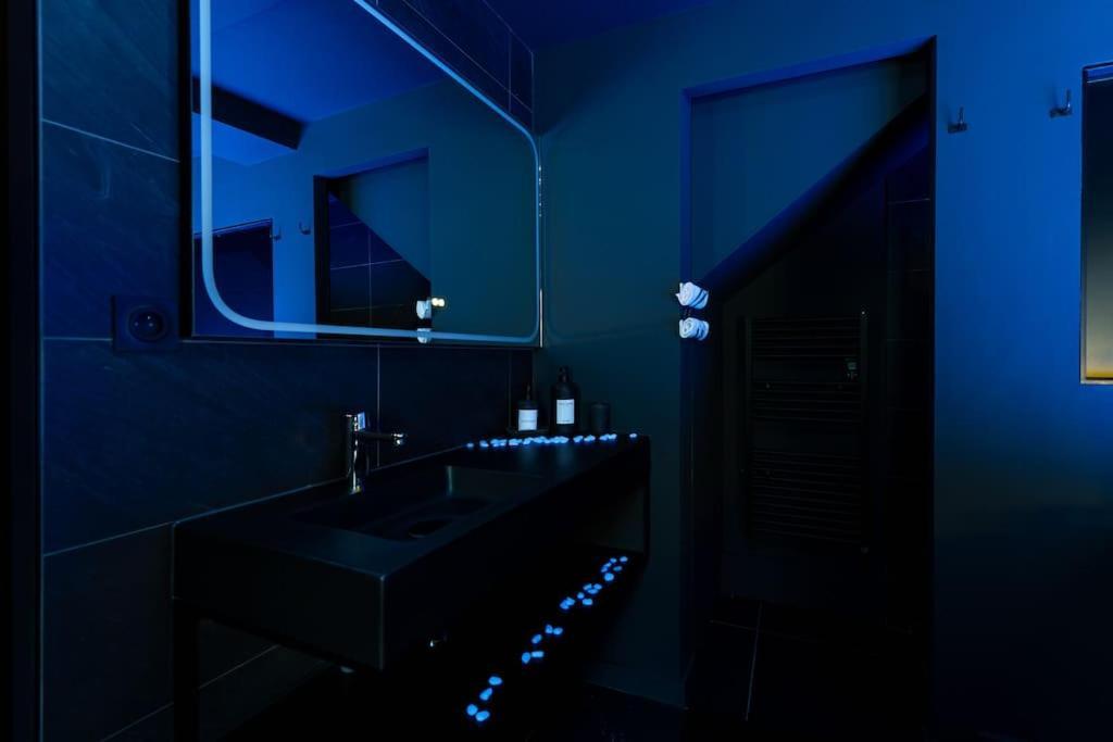 Galaxy La Tete Dans Les Etoiles Apartment Riom Ngoại thất bức ảnh